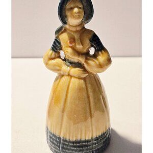 Wade ceramic woman Irish Rose Of Tralee Porcelain Irish Songs & Folk Tales Figur